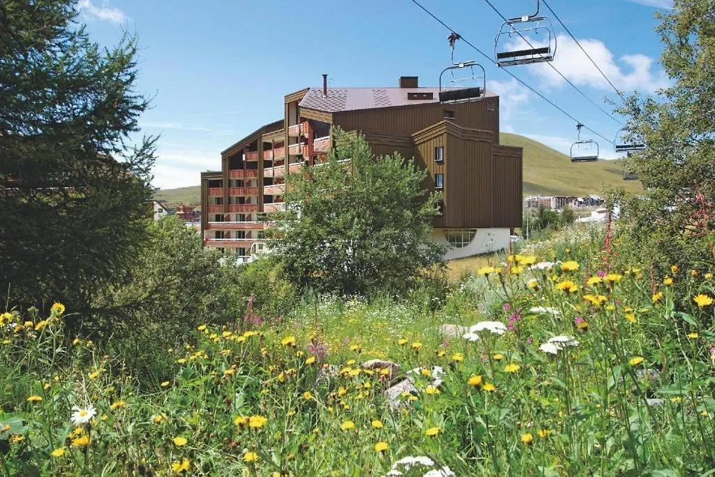 Pierre Et Vacances Les Bergers Au Pied Des Pistes & Piscine -Sauna & Balcon Sud Alpe d'Huez Apartment