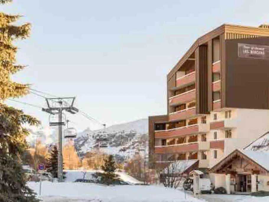 Pierre Et Vacances Les Bergers Au Pied Des Pistes & Piscine -Sauna & Balcon Sud Alpe d'Huez Apartment