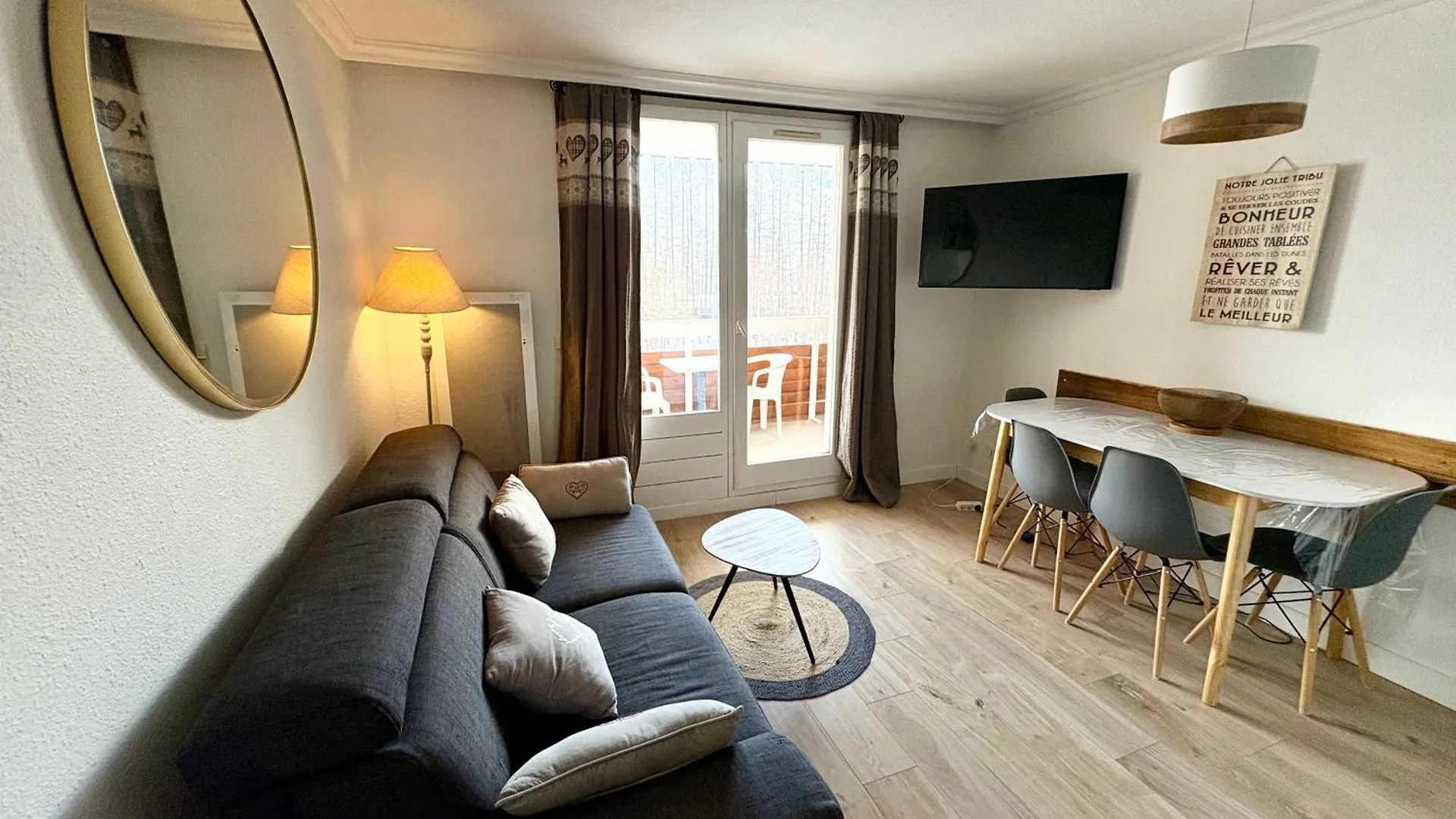 Apartament Pierre Et Vacances Les Bergers Au Pied Des Pistes & Piscine -Sauna & Balcon Sud Alpe d'Huez Francja