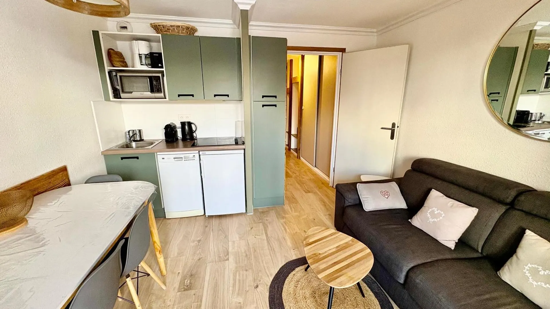 Pierre Et Vacances Les Bergers Au Pied Des Pistes & Piscine -Sauna & Balcon Sud Alpe d'Huez 0*,  Francja