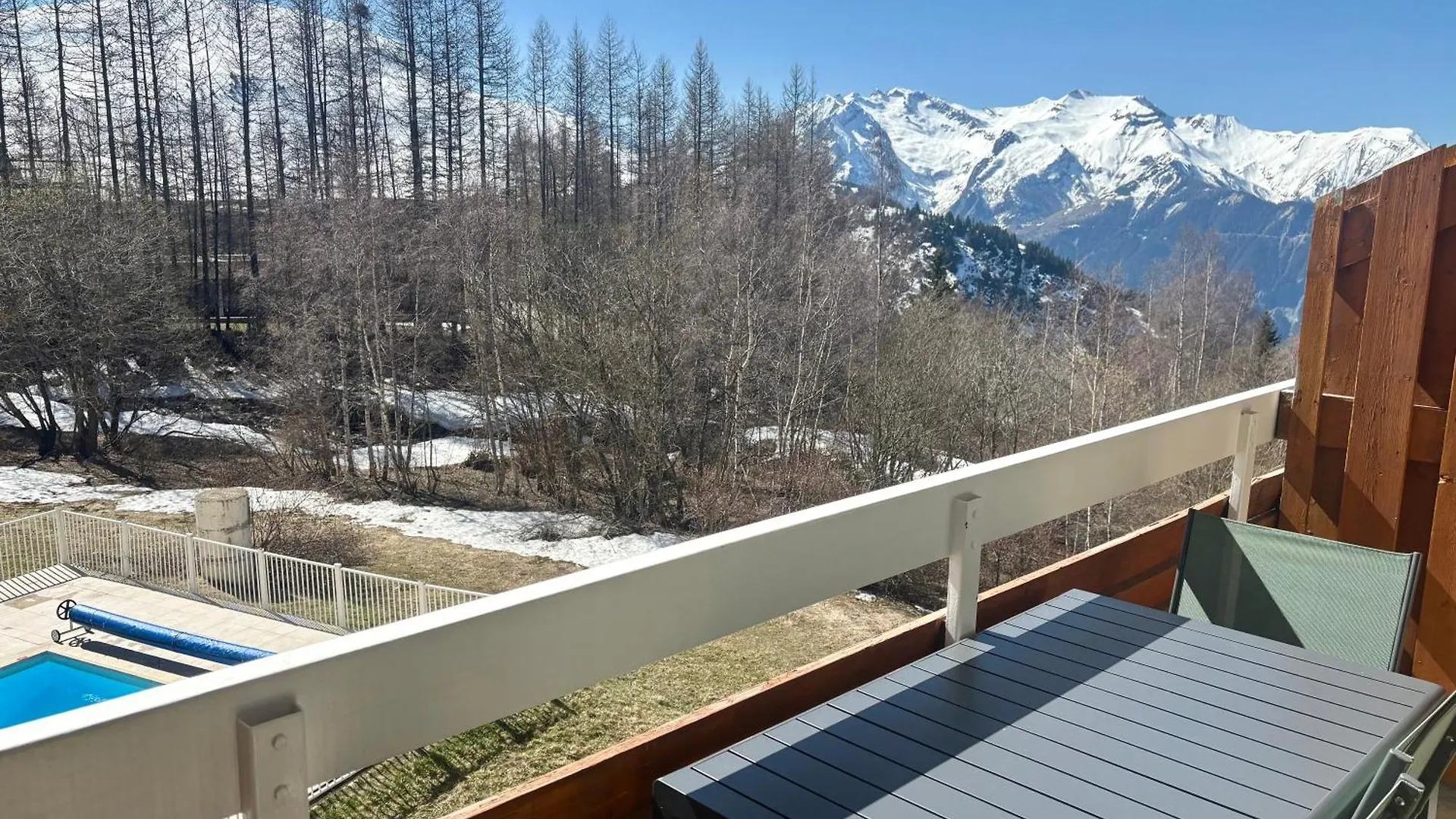 Pierre Et Vacances Les Bergers Au Pied Des Pistes & Piscine -Sauna & Balcon Sud Alpe d'Huez Apartment