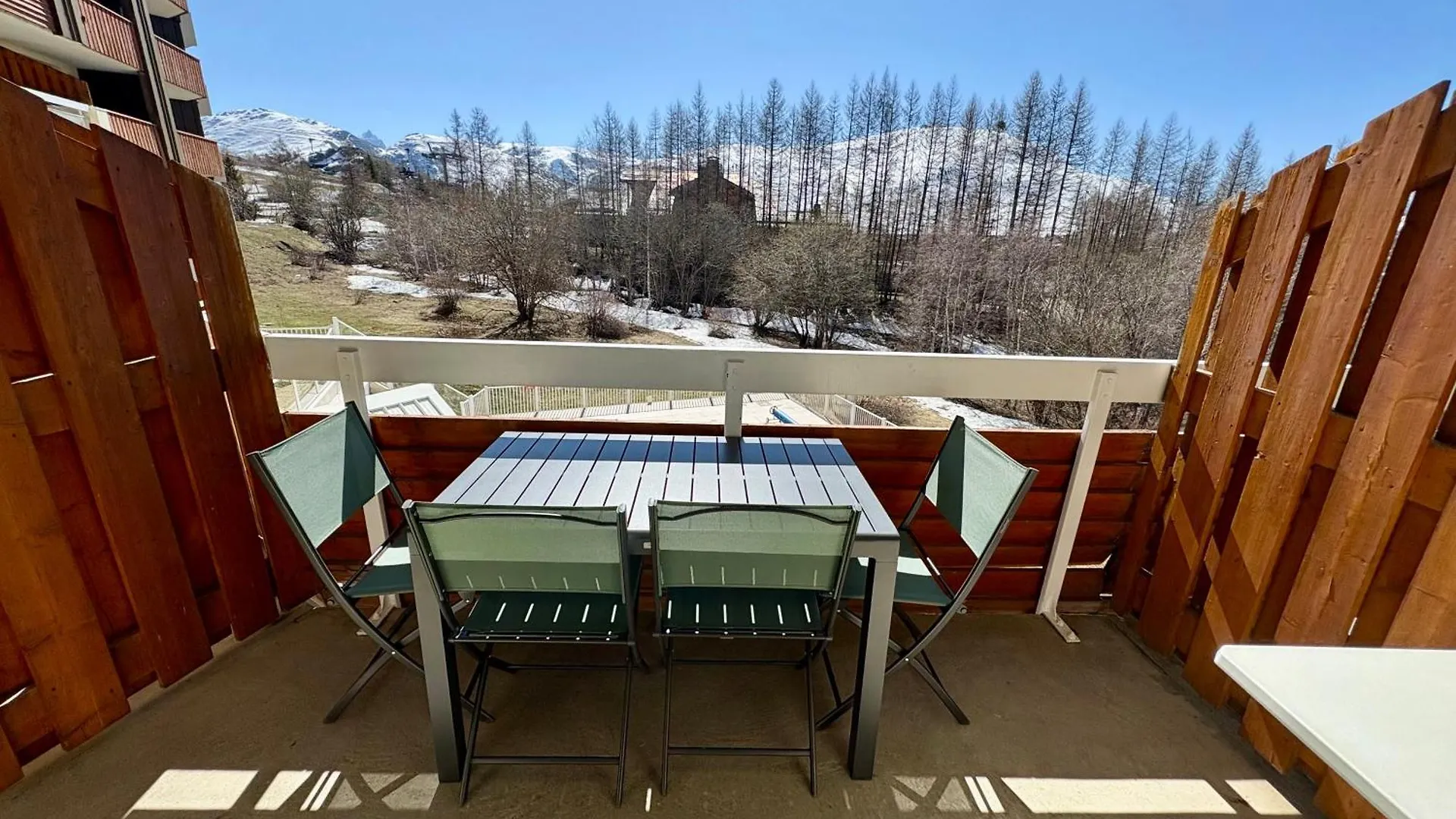 Pierre Et Vacances Les Bergers Au Pied Des Pistes & Piscine -Sauna & Balcon Sud Alpe d'Huez 0*,  France
