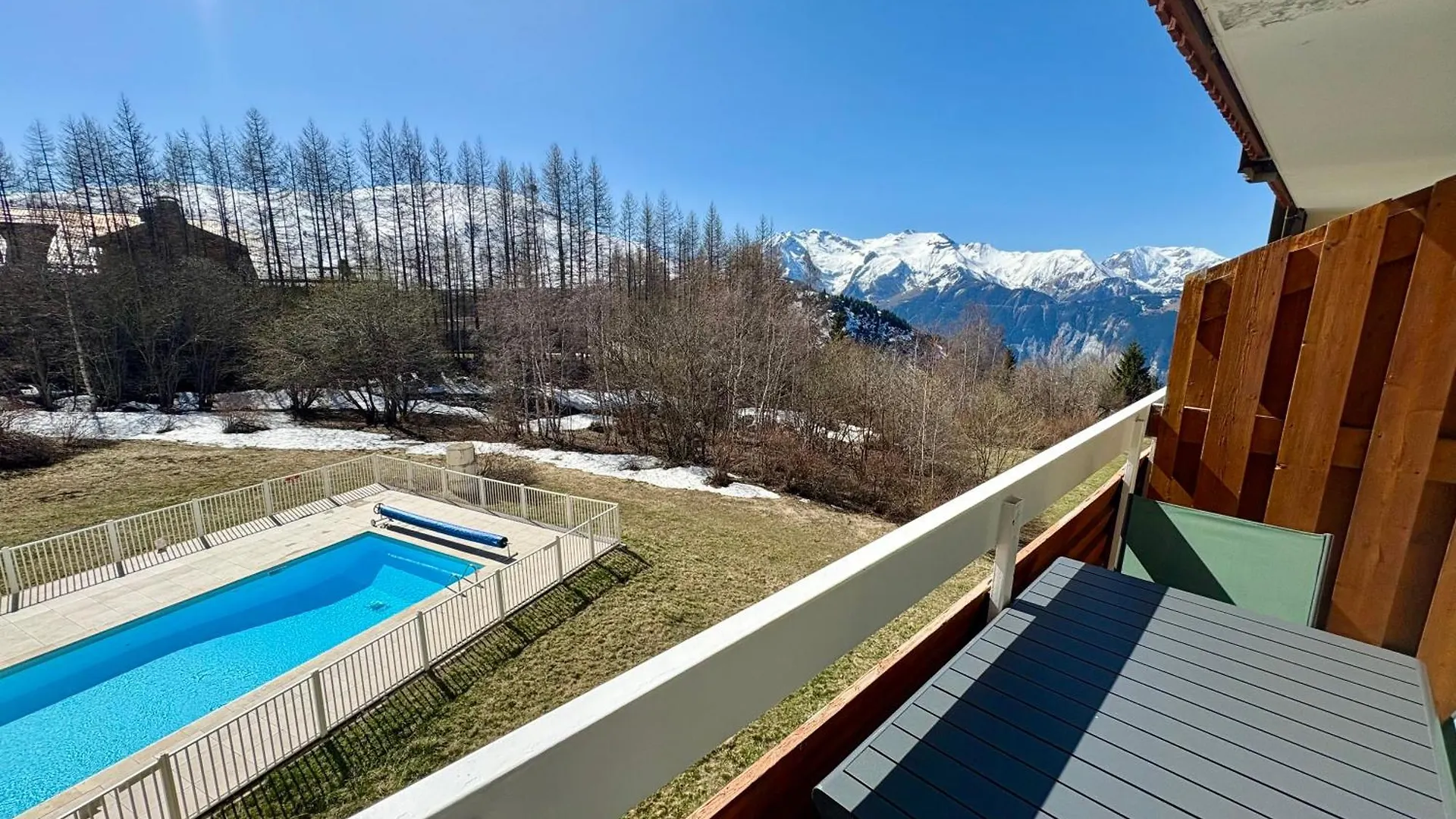 Pierre Et Vacances Les Bergers Au Pied Des Pistes & Piscine -Sauna & Balcon Sud Alpe d'Huez 0*,  Francja